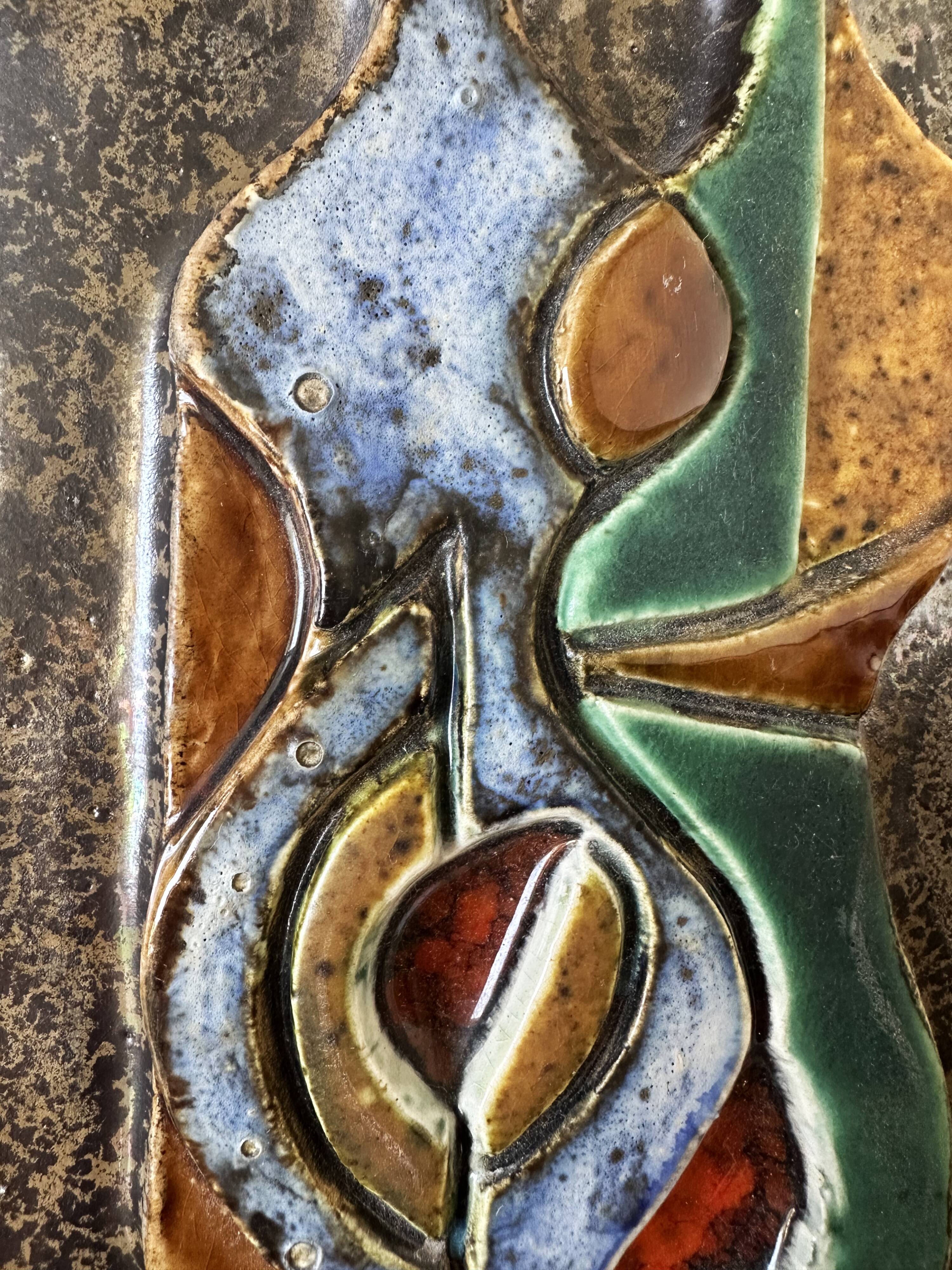 Cubist wall sculpture in glazed terracotta. Germany, 1950s.
