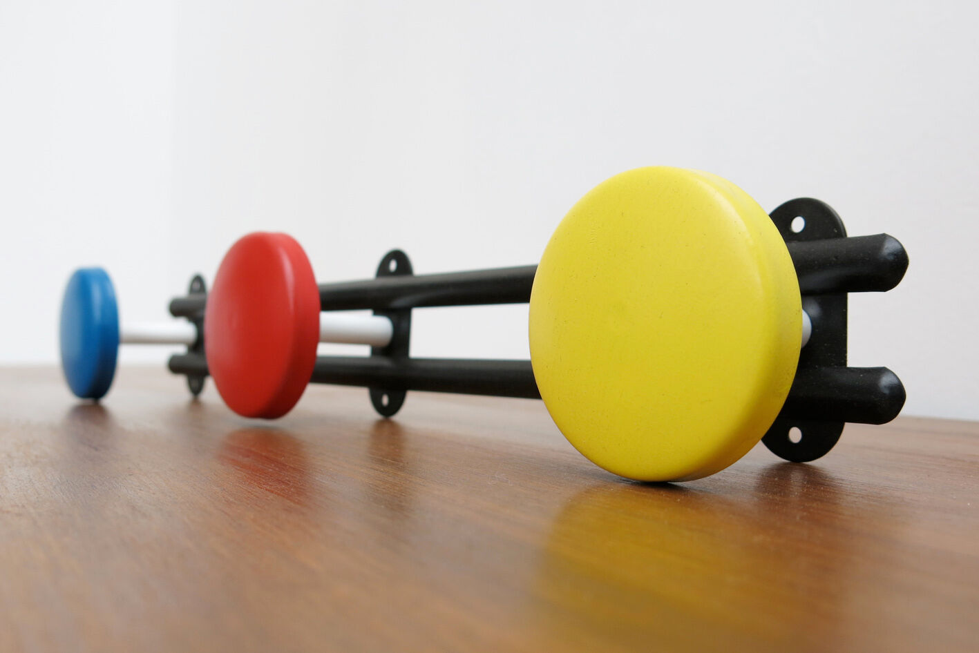 Mondrian paddle coat door