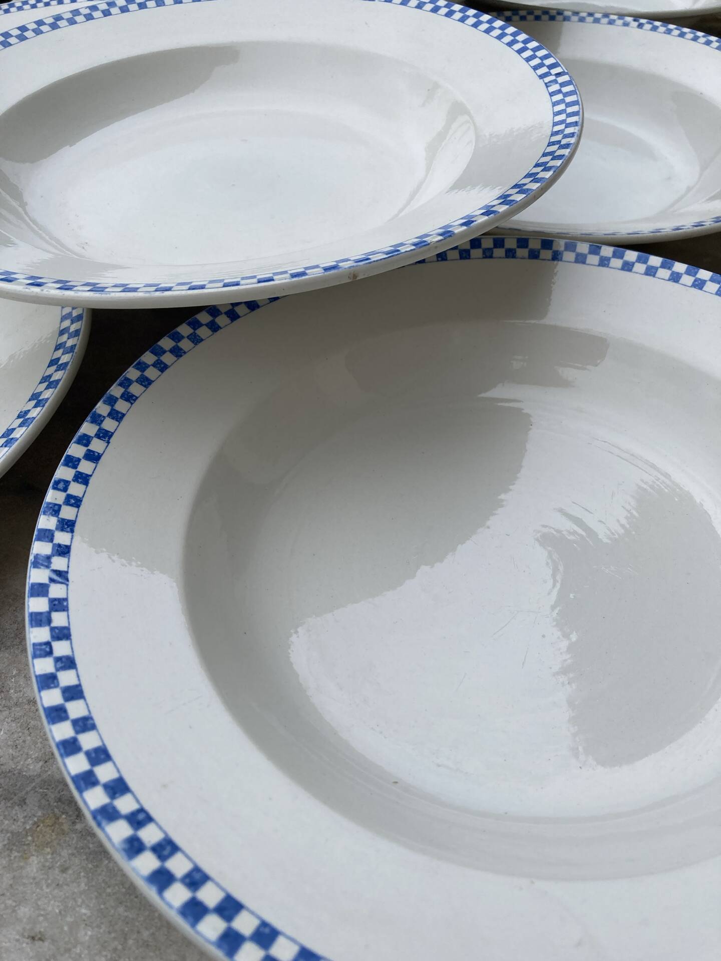 Opaque blue checkered plates Sarreguemines