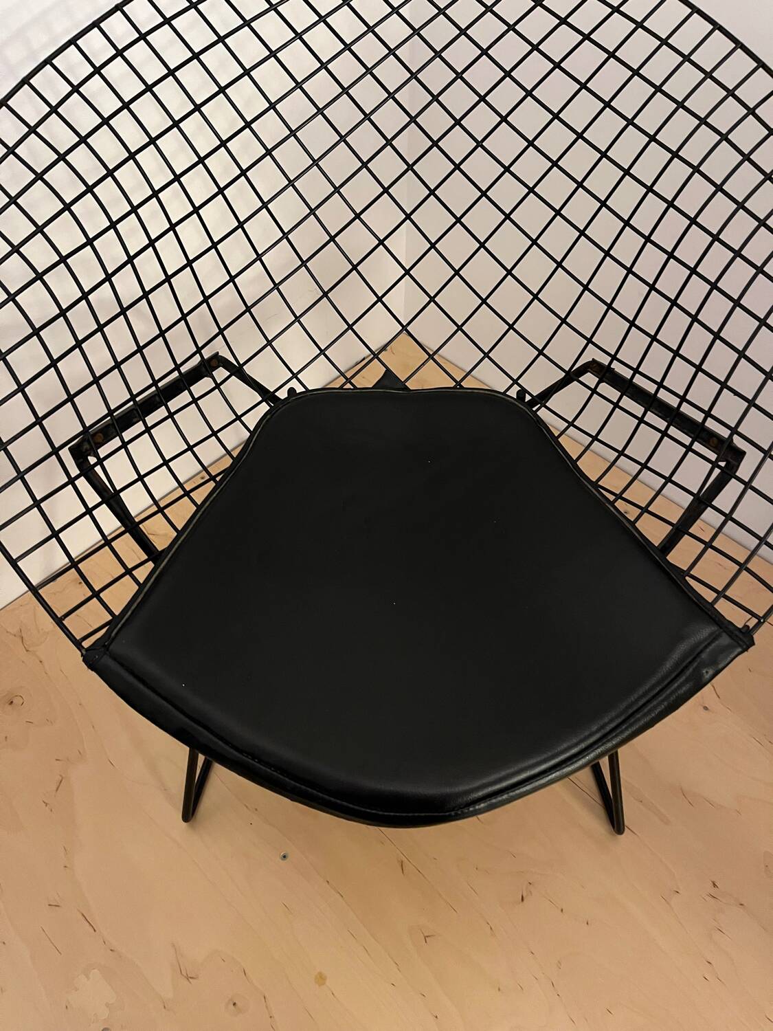Knoll Bertoia Diamond Armchair
