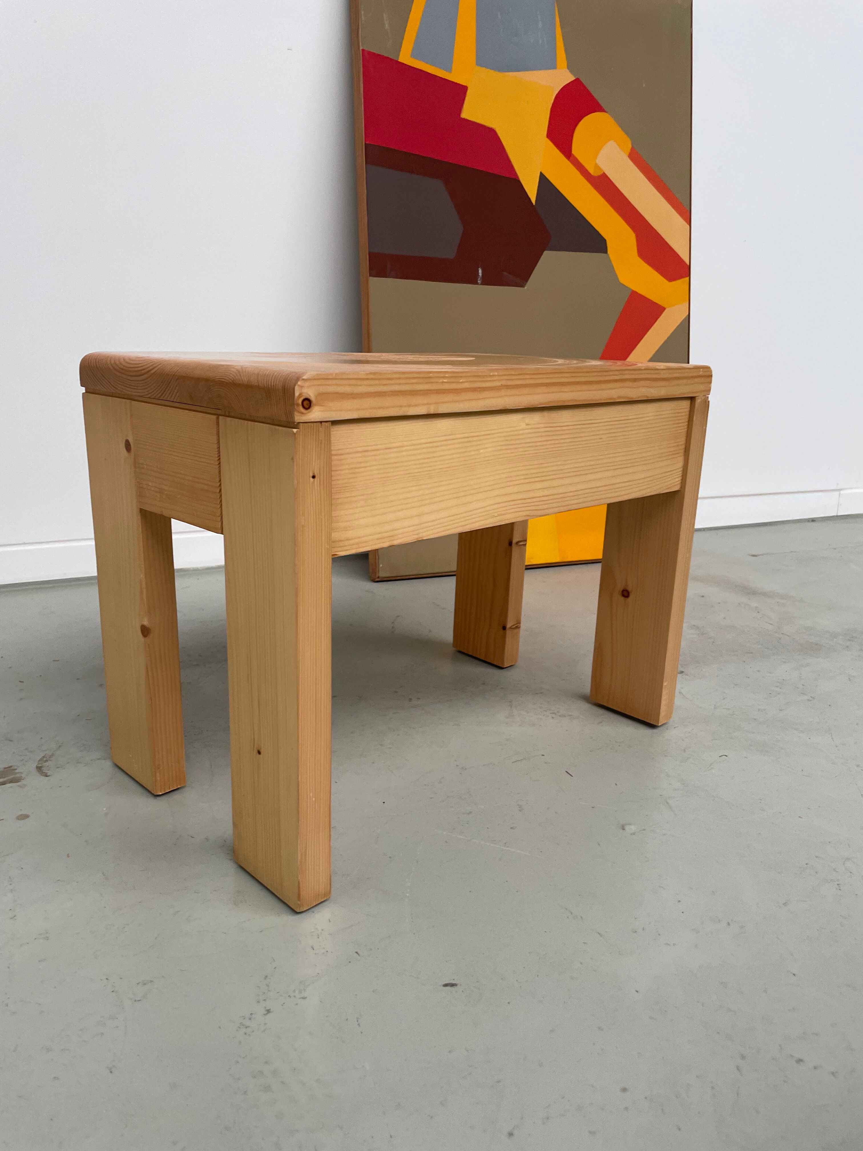 Bedside table in pine