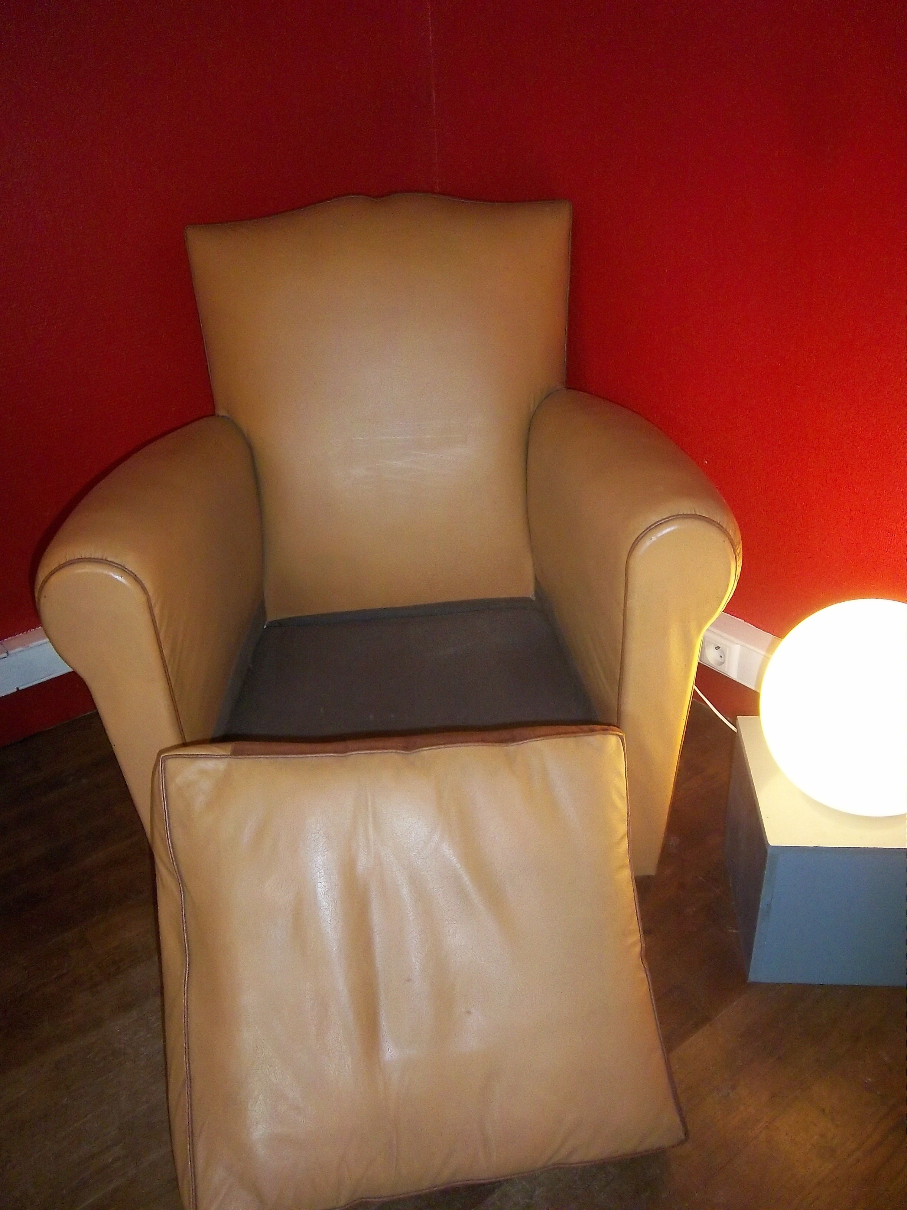 Fauteuil club art déco de 1940 en skaï