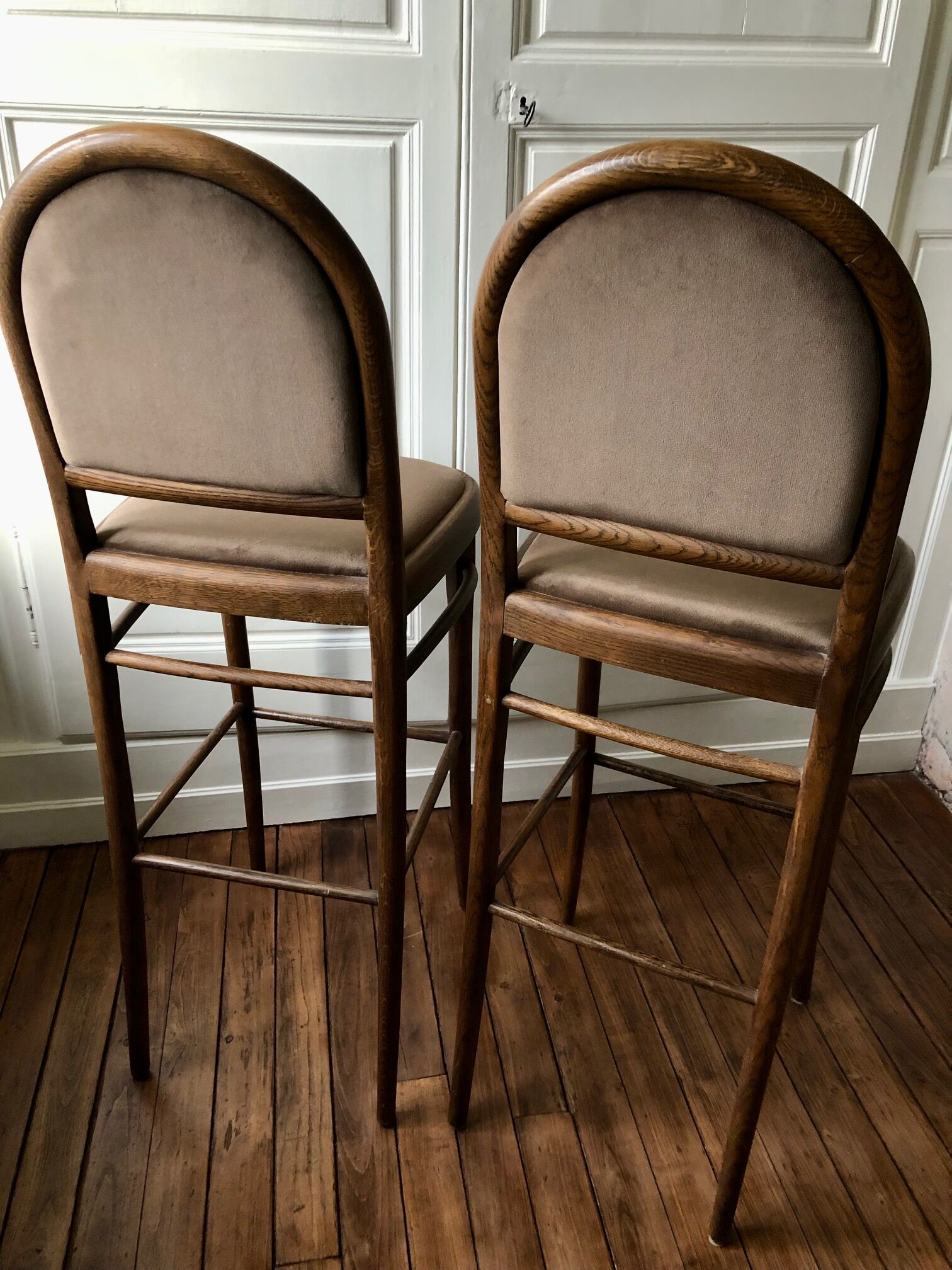 4 oak bar high chairs, sold in lots of 2