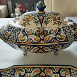 Soup tureen and its sleeper