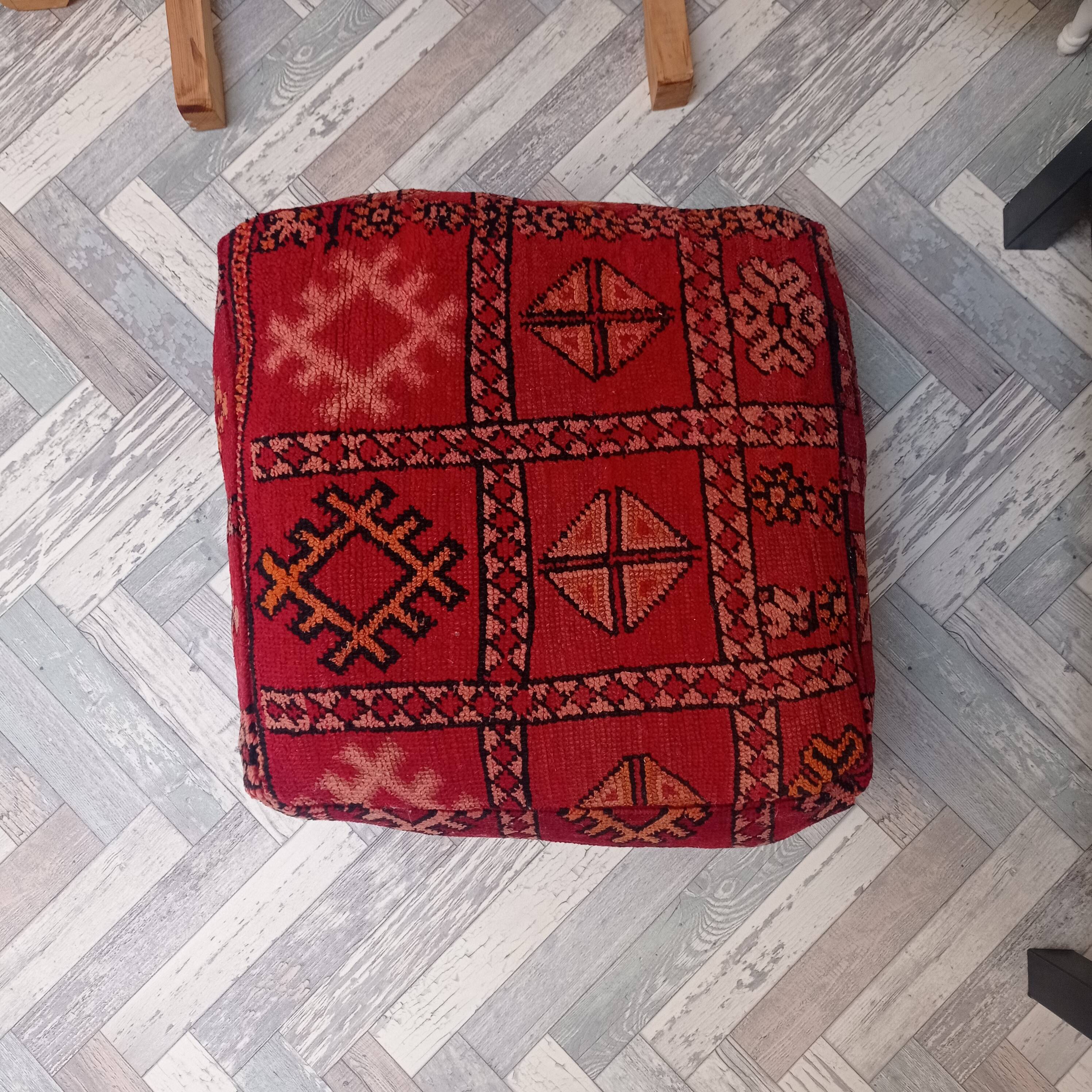 Handmade Berber pouf in wool 60 X 60 X 20 CM