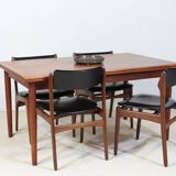 Danish dining table in teak.