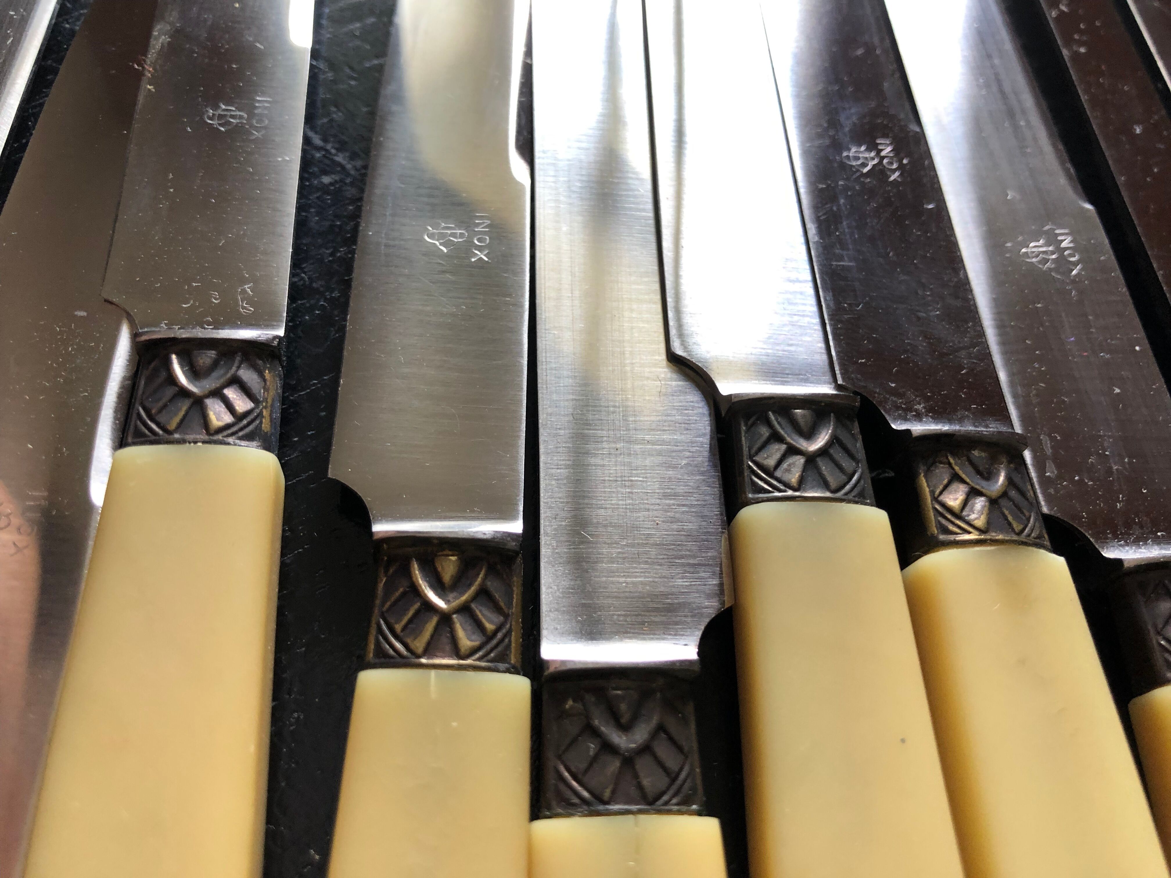 Ménagère 12 couteaux