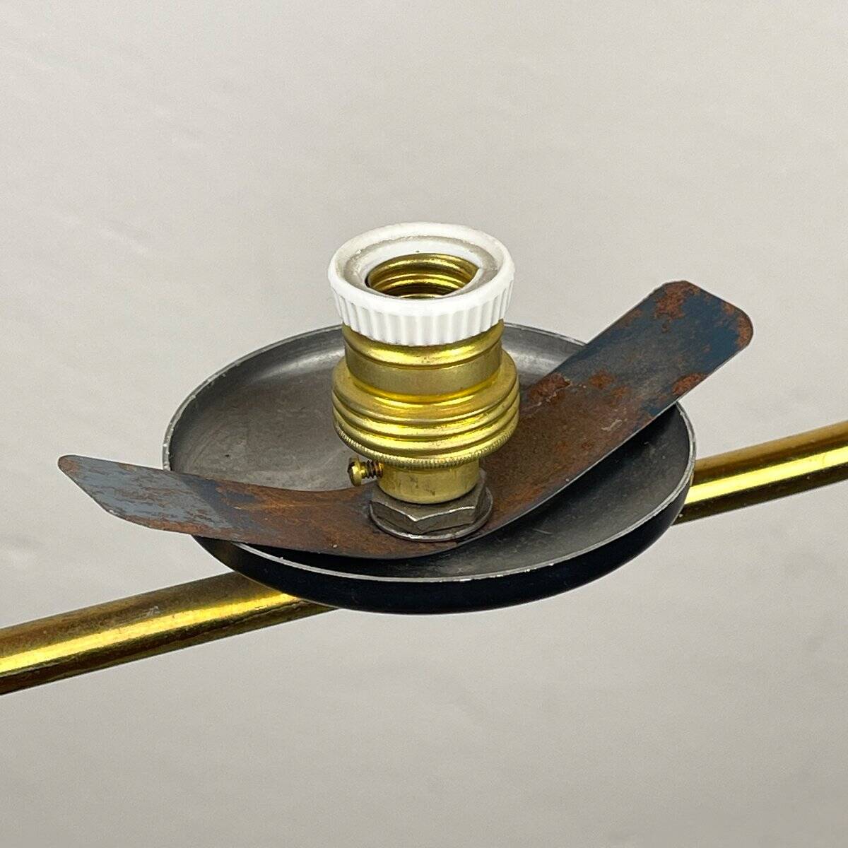 Modern Italian chandelier from the mid-century Stilnovo, 1950s.