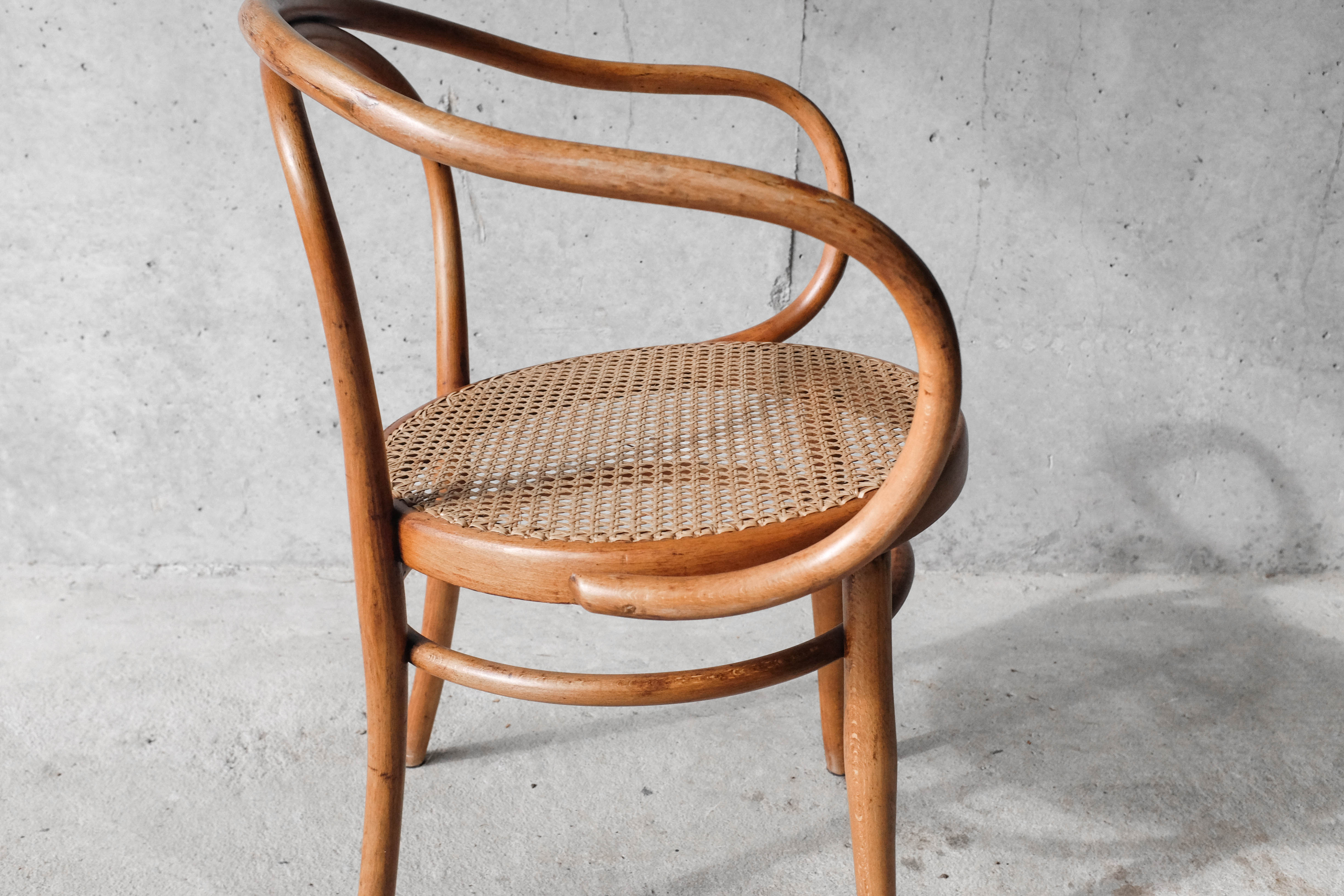 Model armchair 712, curved wood seated j.J.Kohn