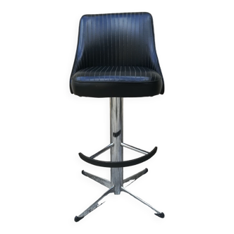 Swivel bar stool