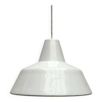 Danish enamel pendant lamp from the mid-century by Louis Poulsen, 1960s.