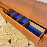 Sleek Scandinavian row 186cm