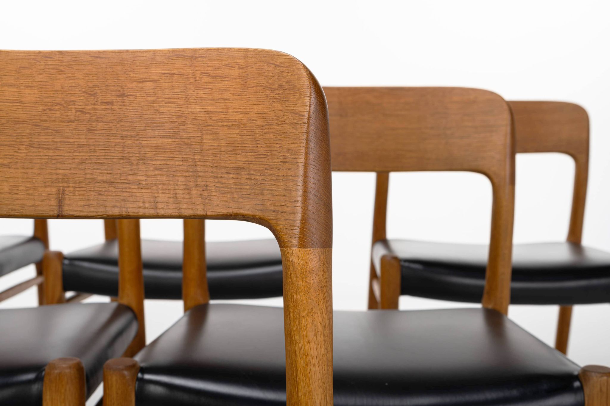 Set of 6 dining chairs by Niels O. Møller, Model 75