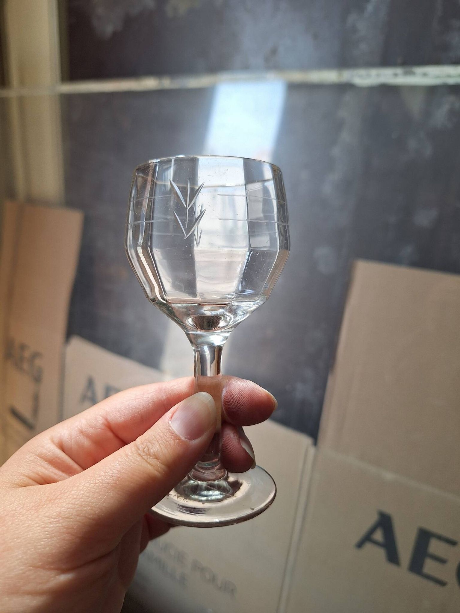 Set of 8 vintage bistro drop aperitif glasses.