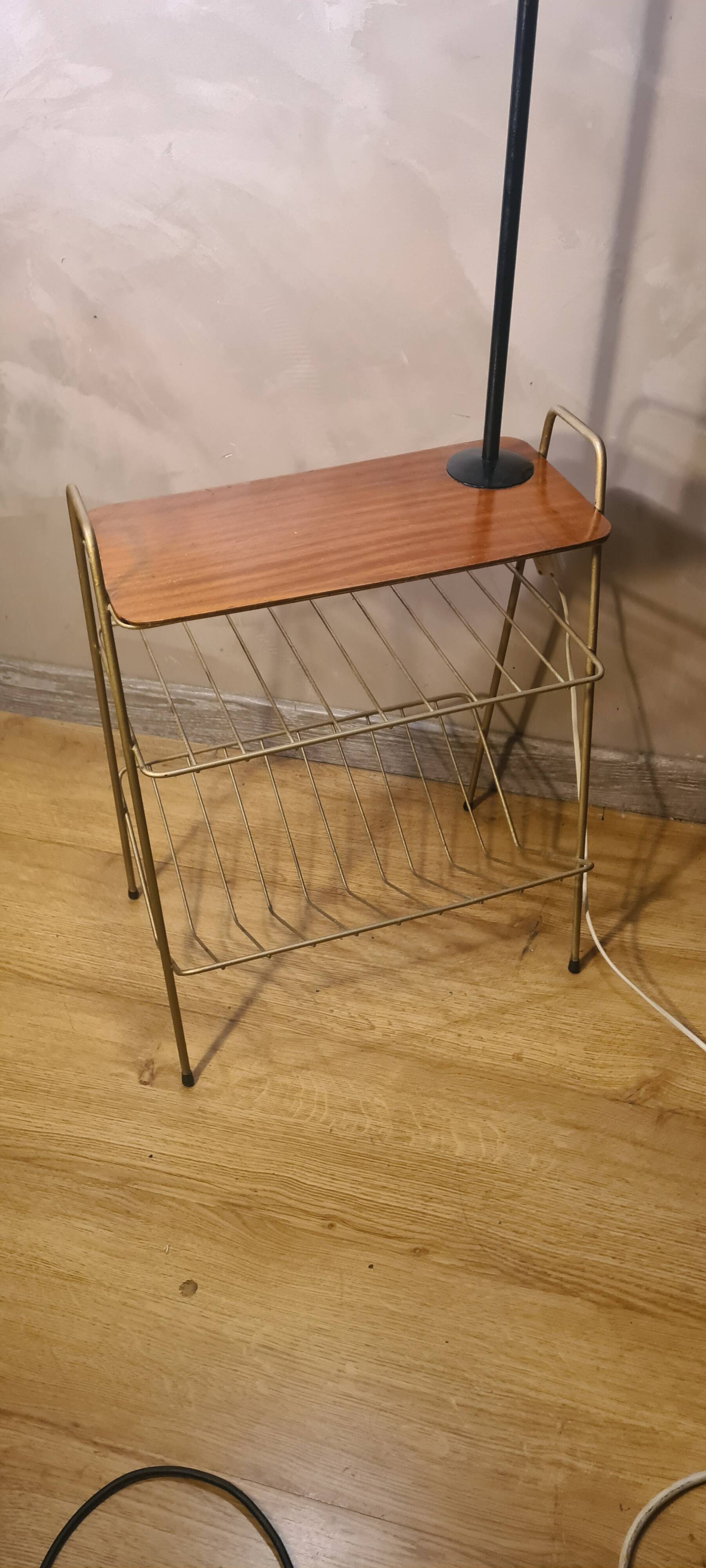 1950s to 60s tablet reader, very good condition for its age, dimensions H163 x L42 x D30.