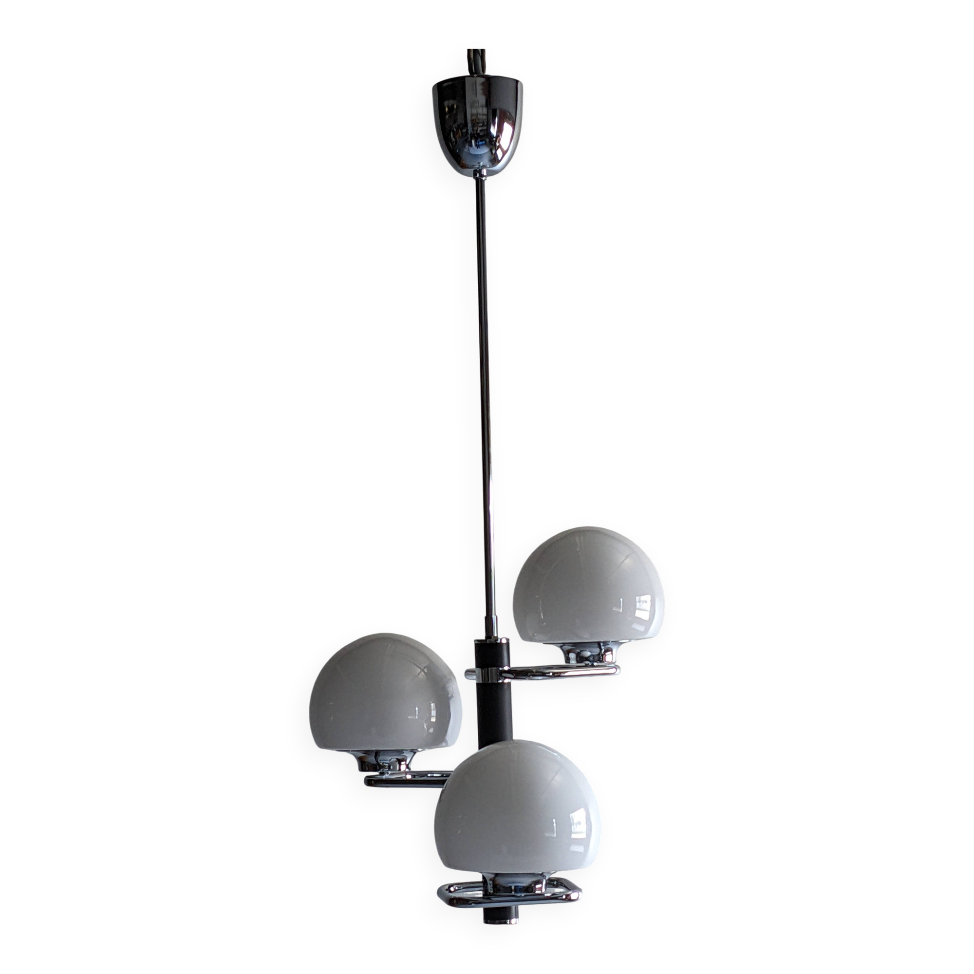 Lustre Space age with 3 lights in white opaline, Italy circa 1970.