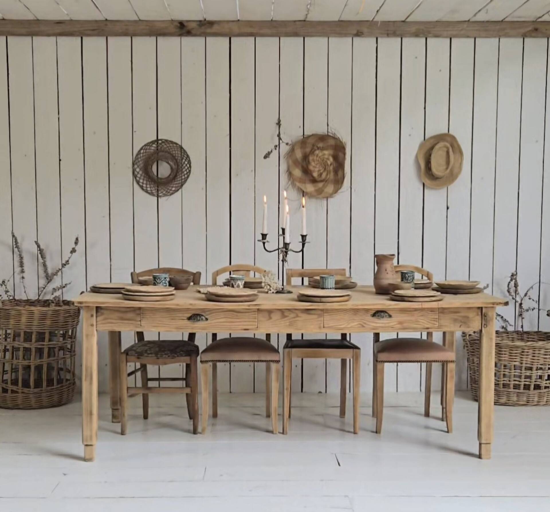 Farm table