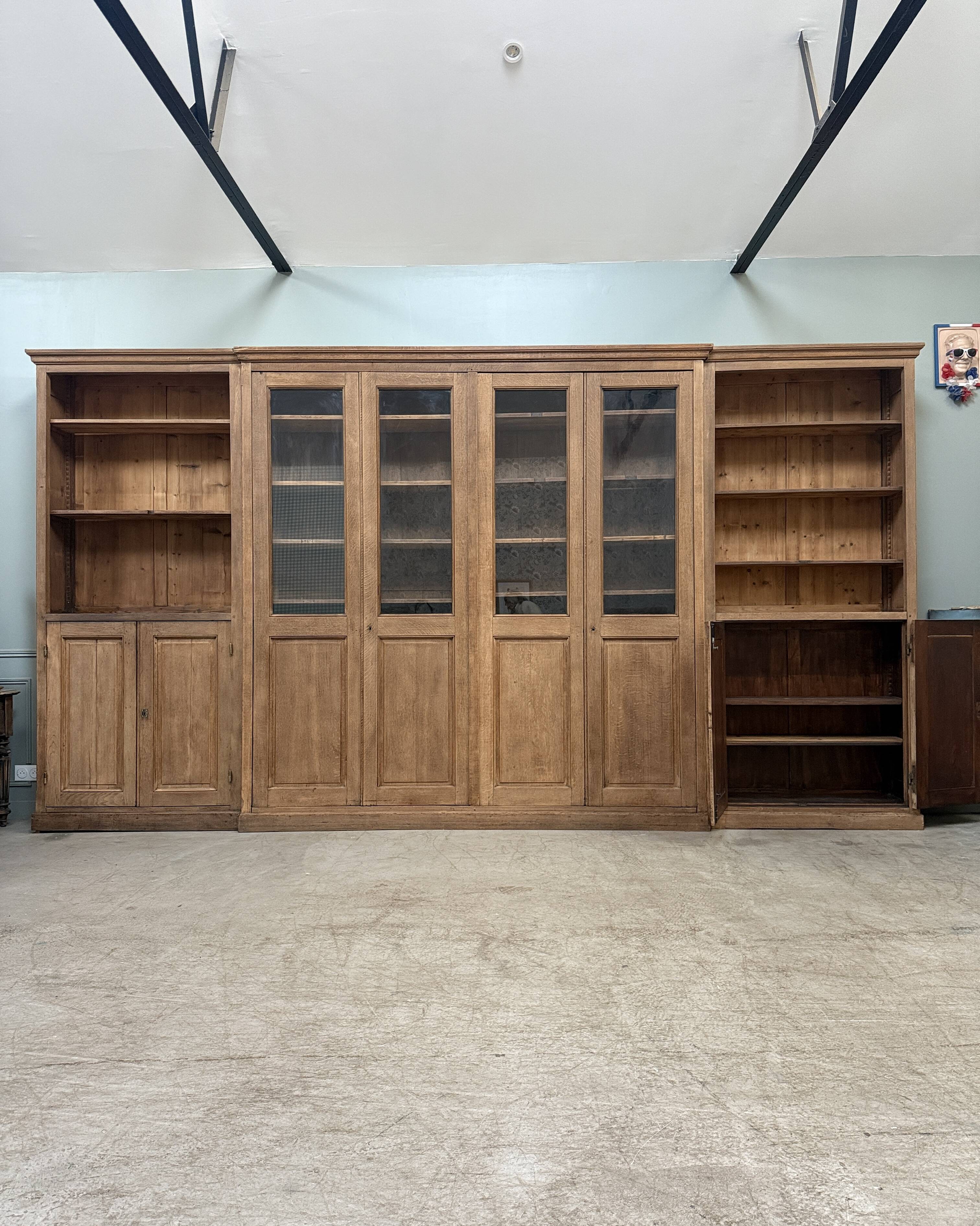 Large antique oak library (renovated)