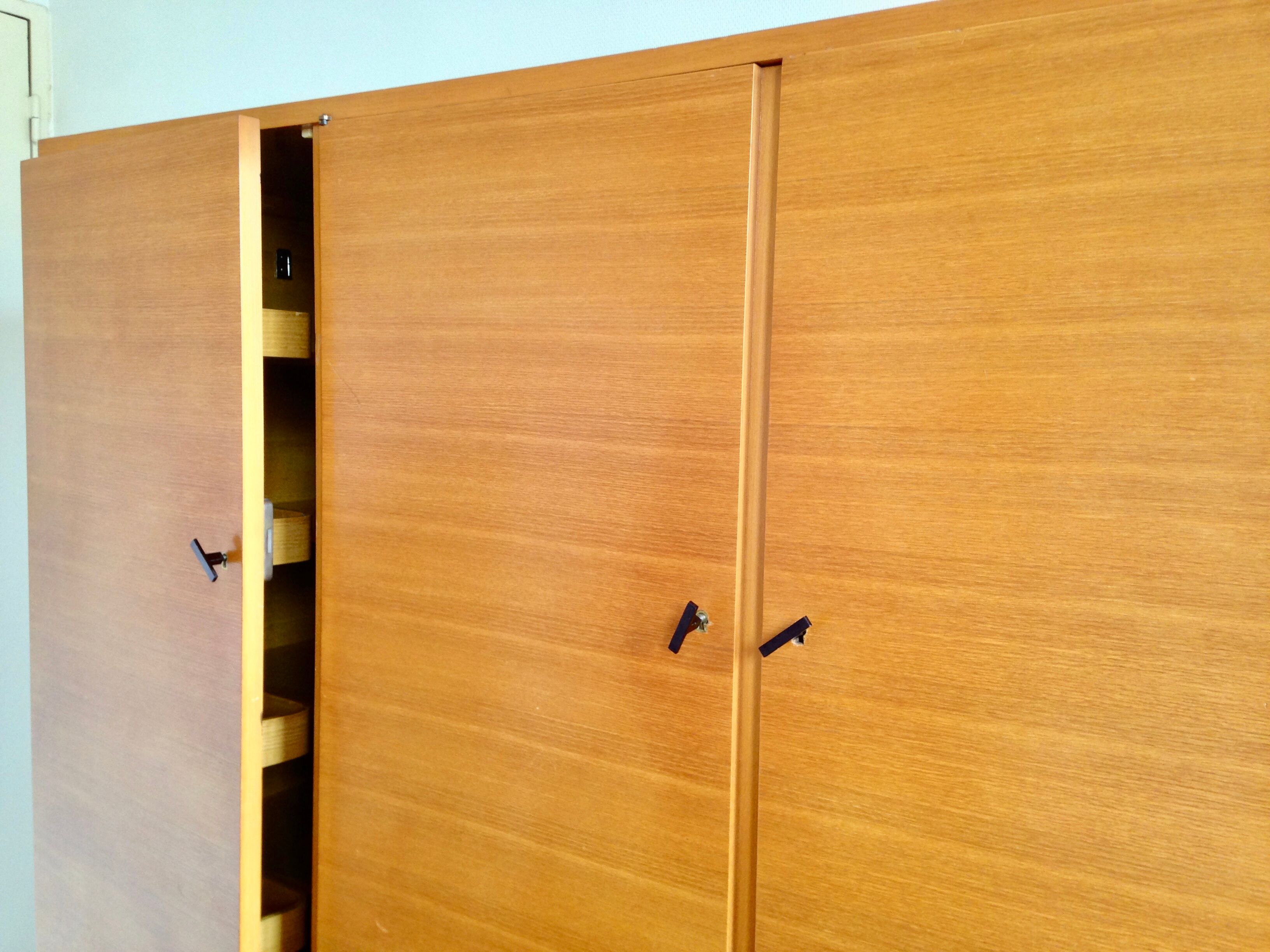 Armoire en frêne doré Guermonprez 4 portes 1950