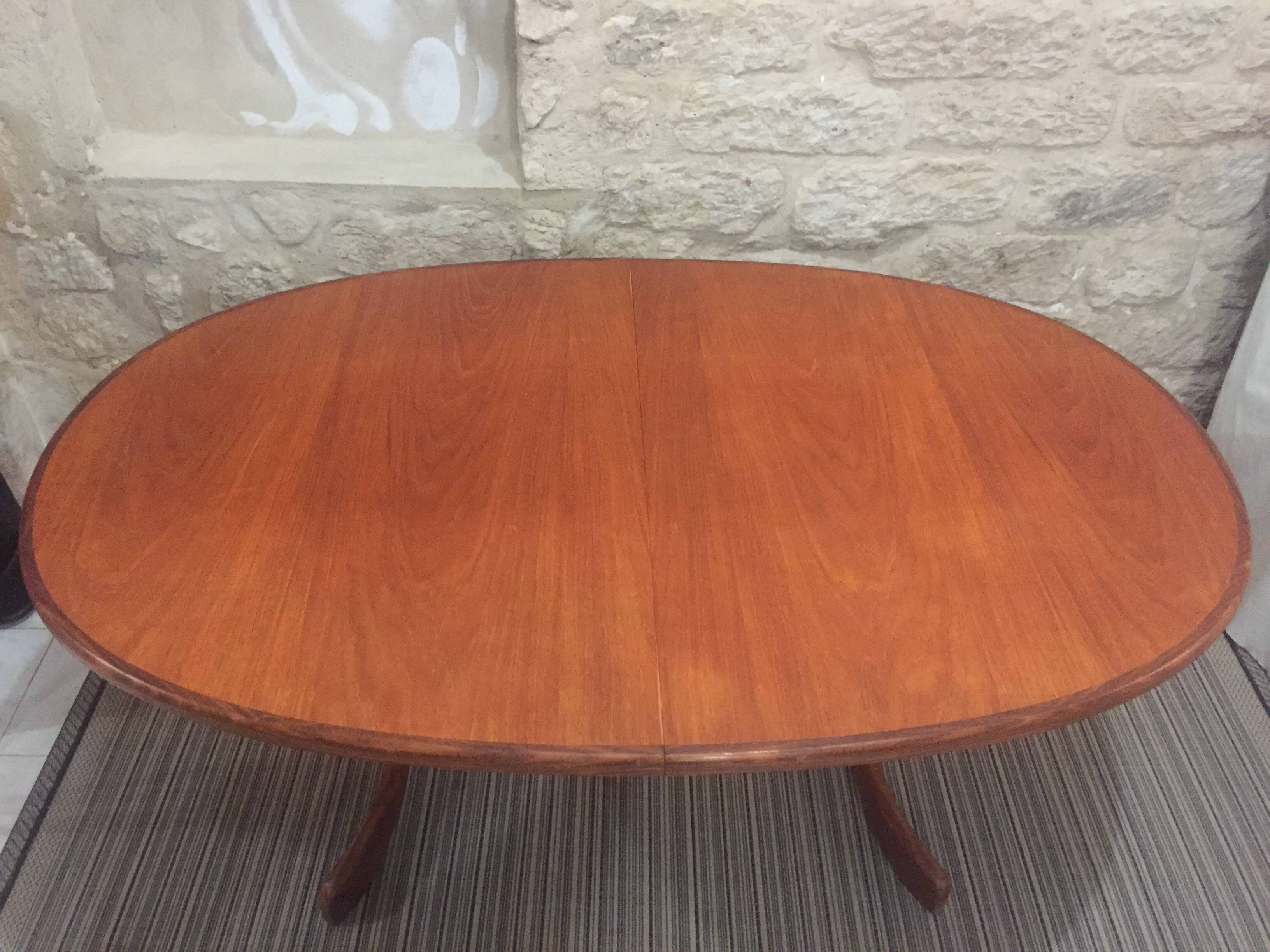Table à manger scandinave en teck ovale avec rallonge centrale