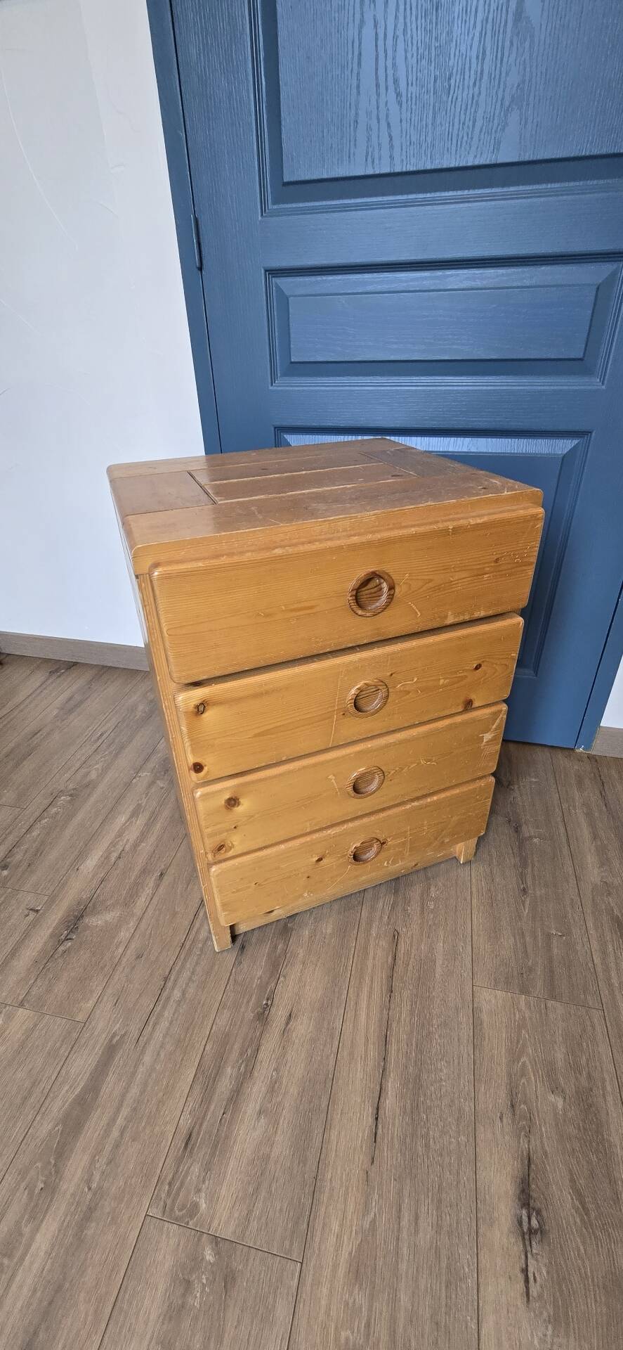 Chest of drawers with 4 drawers in solid pine Charlotte Perriand – Les Arcs, 1970