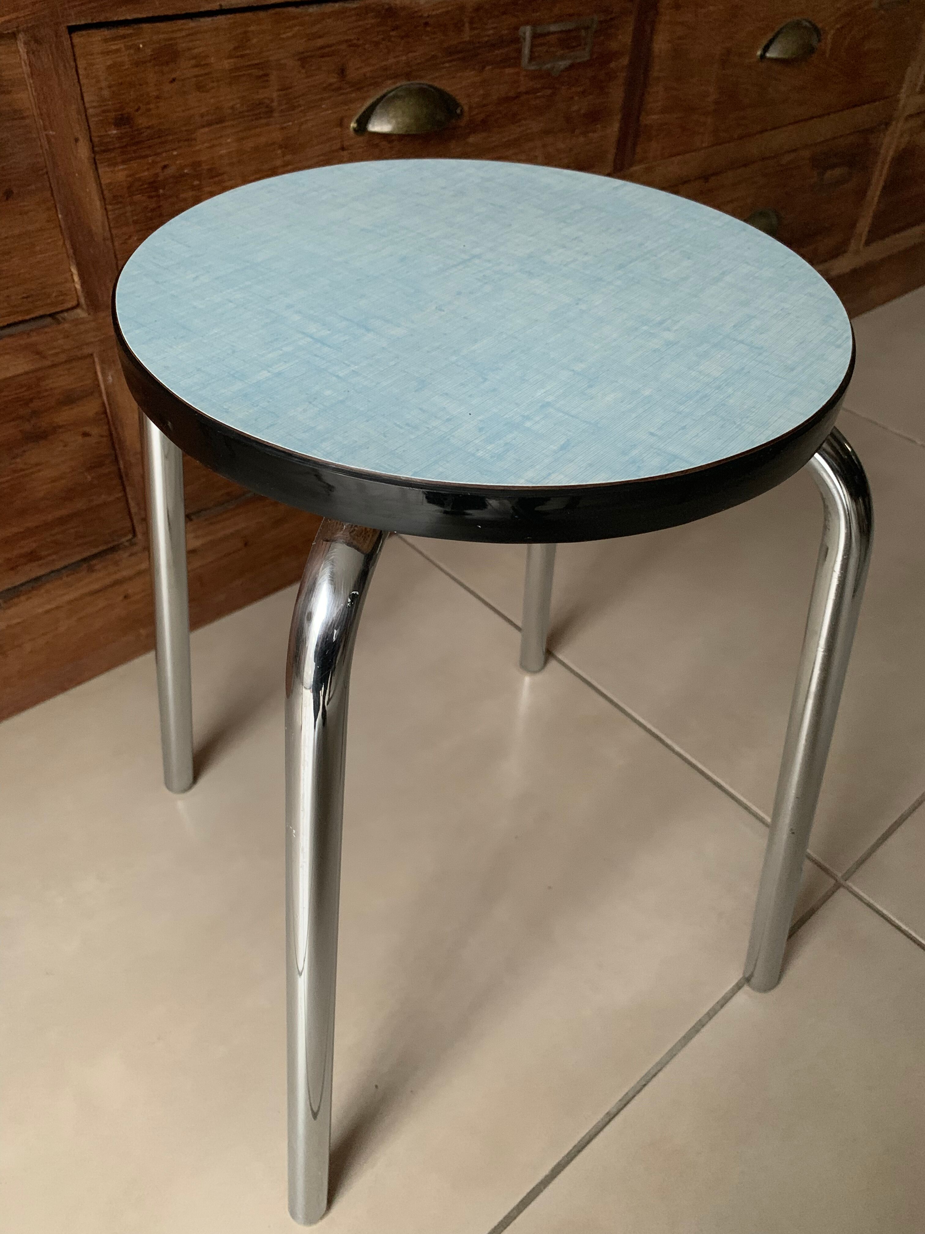 Stool blue round formica