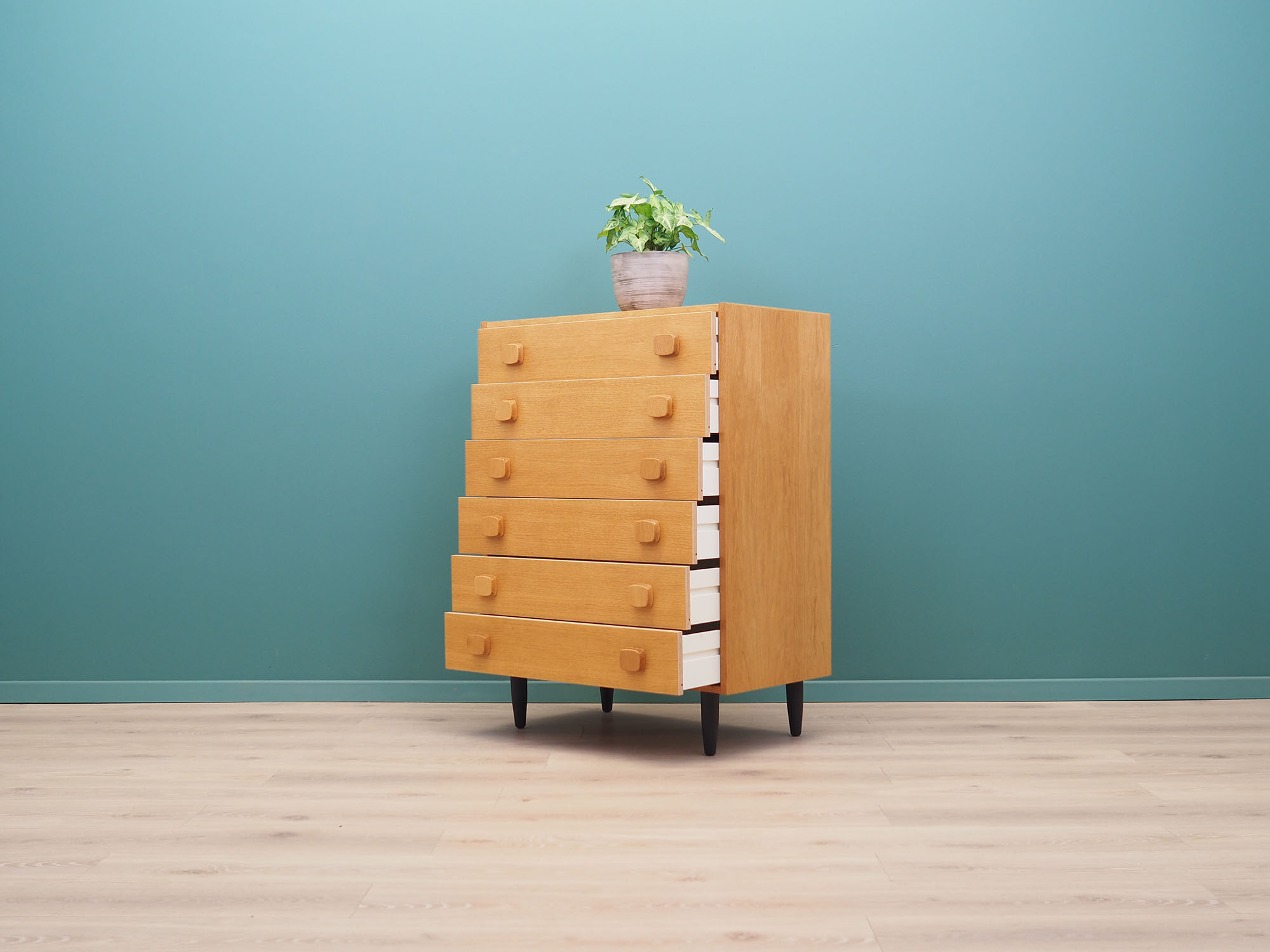 Commode en frêne, design danois, années 70, fabriqué au Danemark