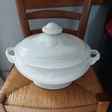 Soupière ancienne en porcelaine blanche