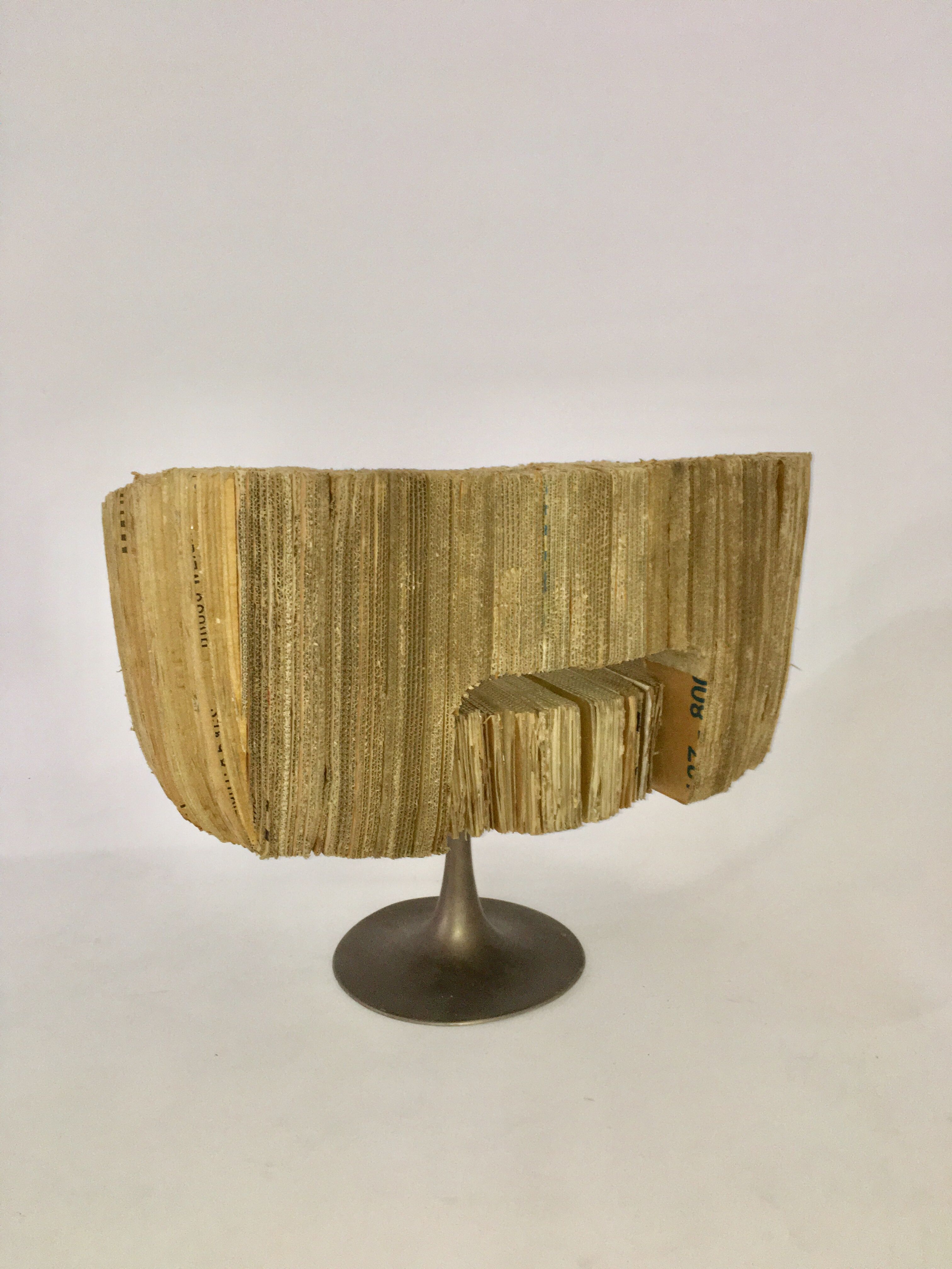 Exceptional cardboard armchair