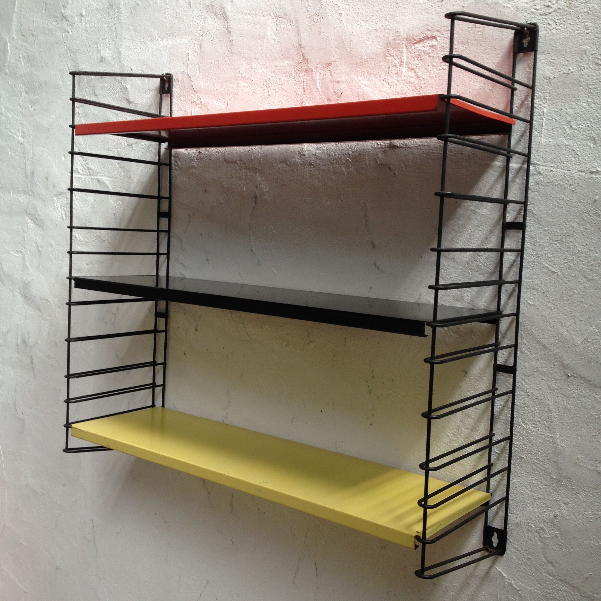 Etagère Tomado design A.Dekker des années 1950
