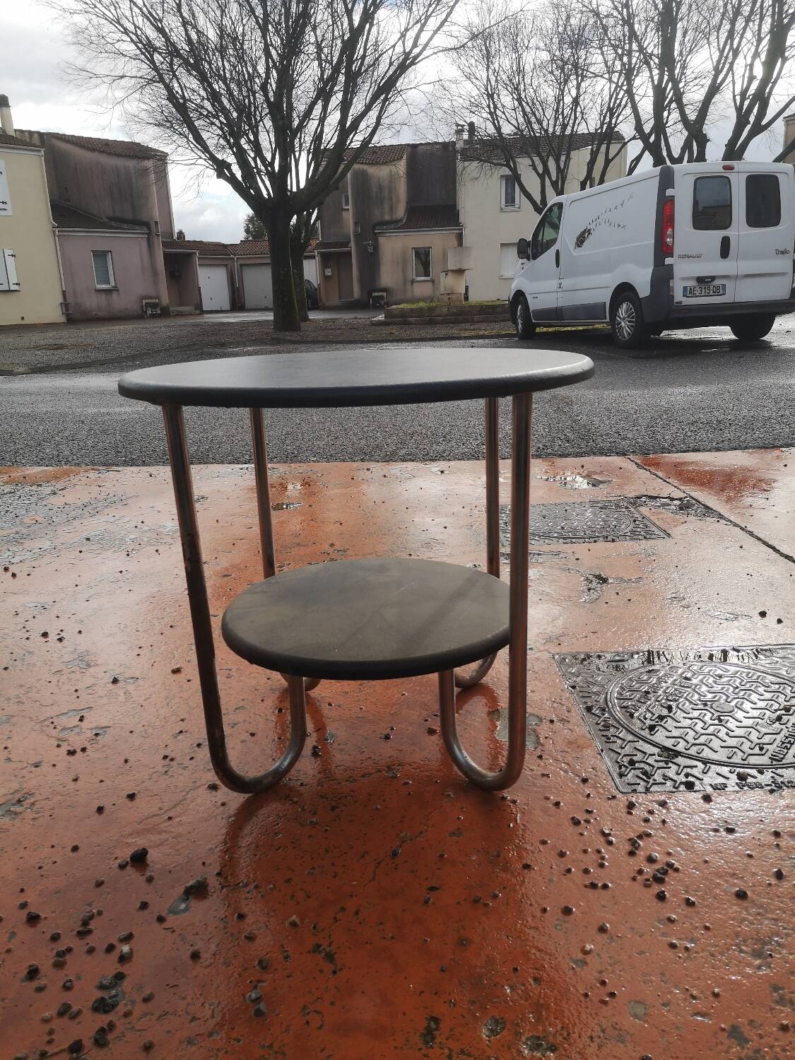 Misvanderho side table