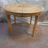 Round table for 4 to 10 place settings