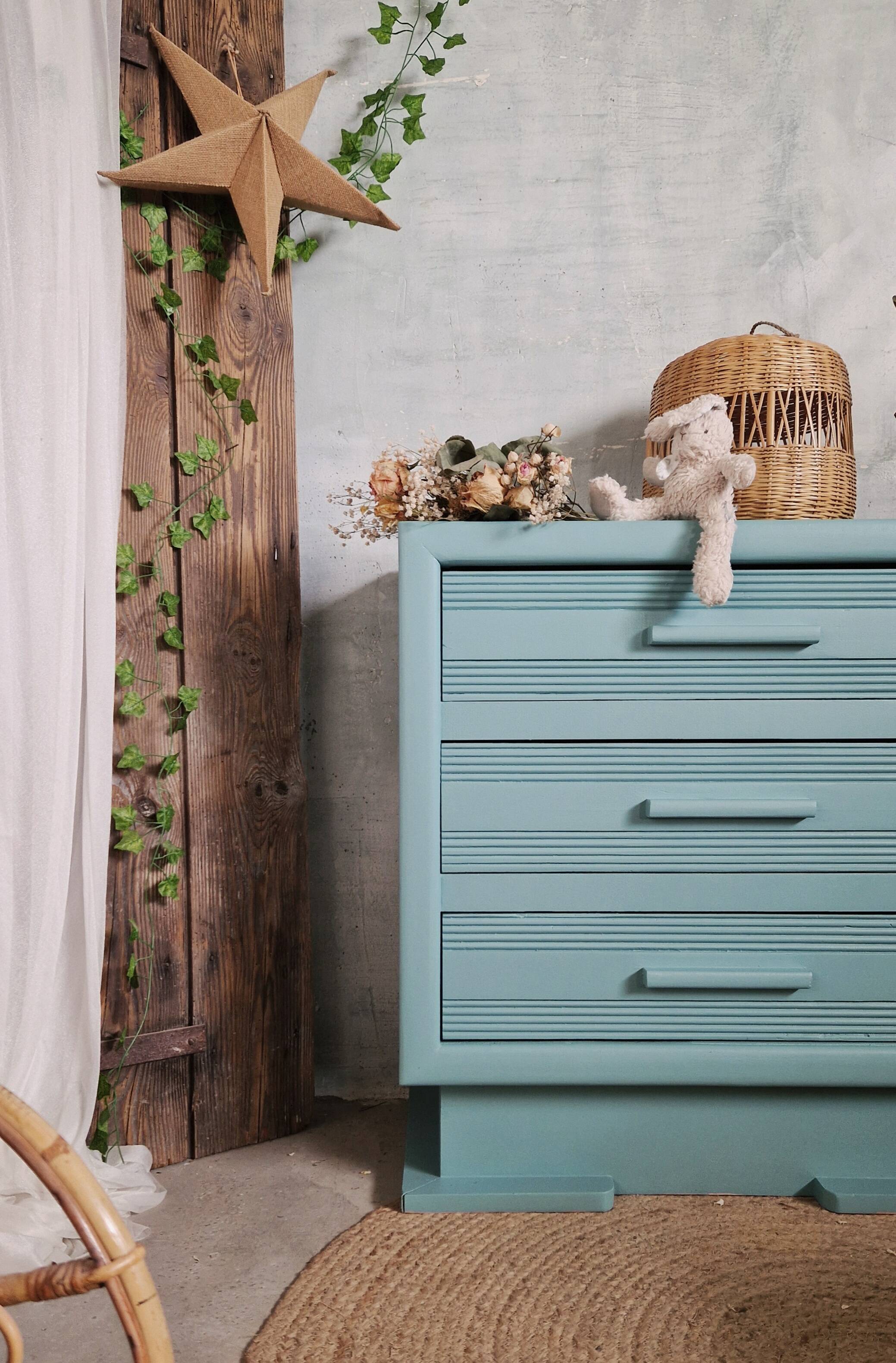 Art Deco chest of drawers
