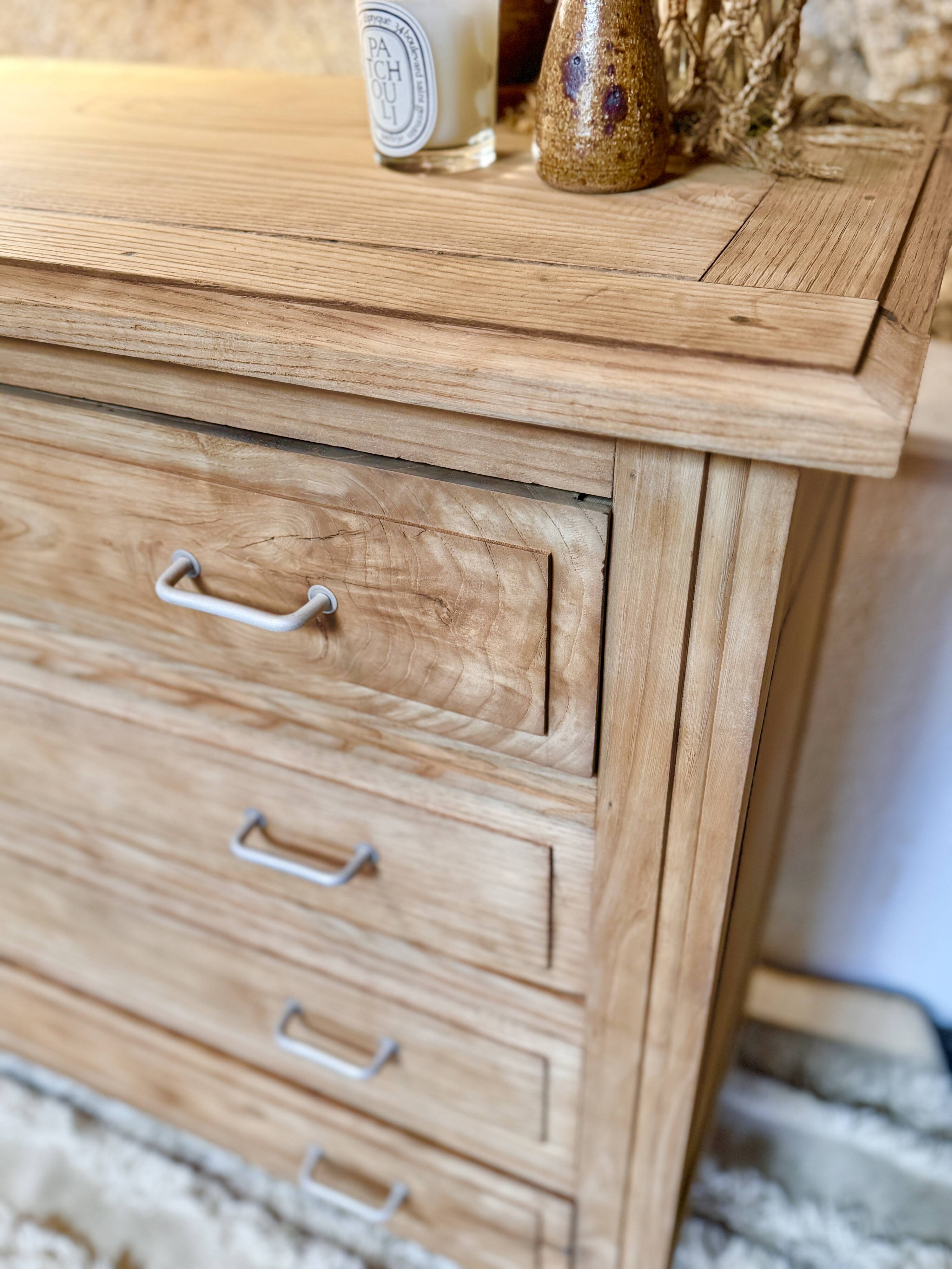 commode in sandblasted oak raw wood