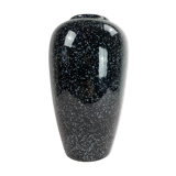 Vase moucheté noir et blanc