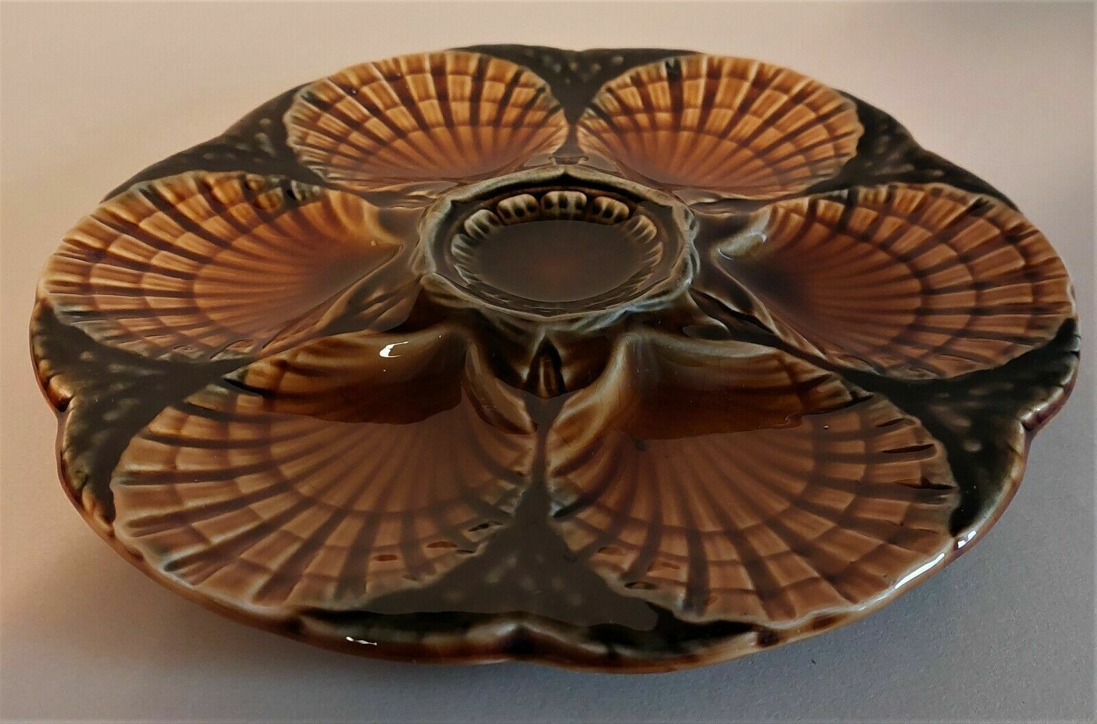 Sarreguemines earthenware oyster plate