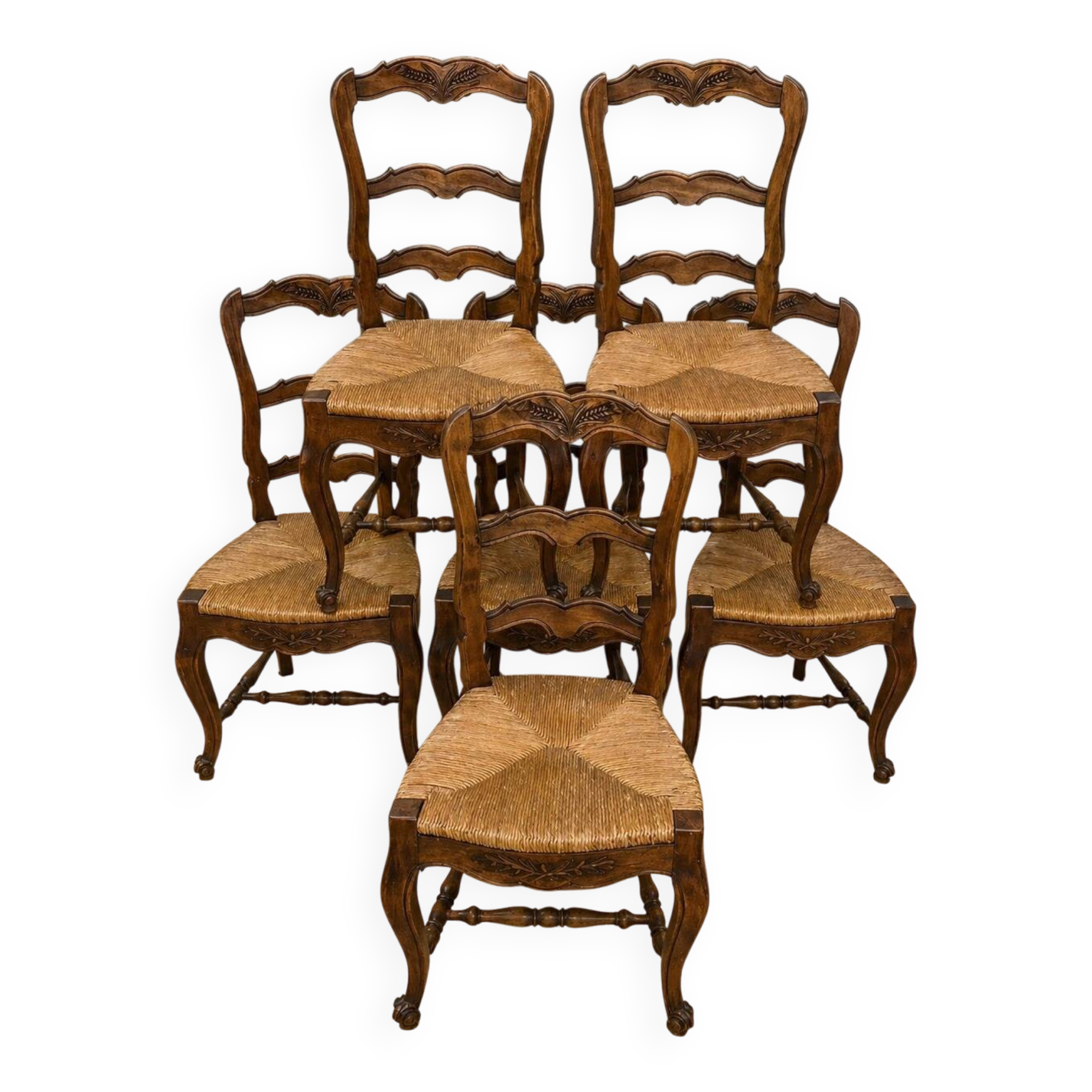 Suite de six chaises provençales en noyer, datant du début du XXe siècle
