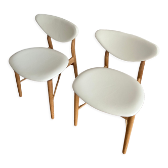 Lot de 2 chaises 108 de Finn Juhl