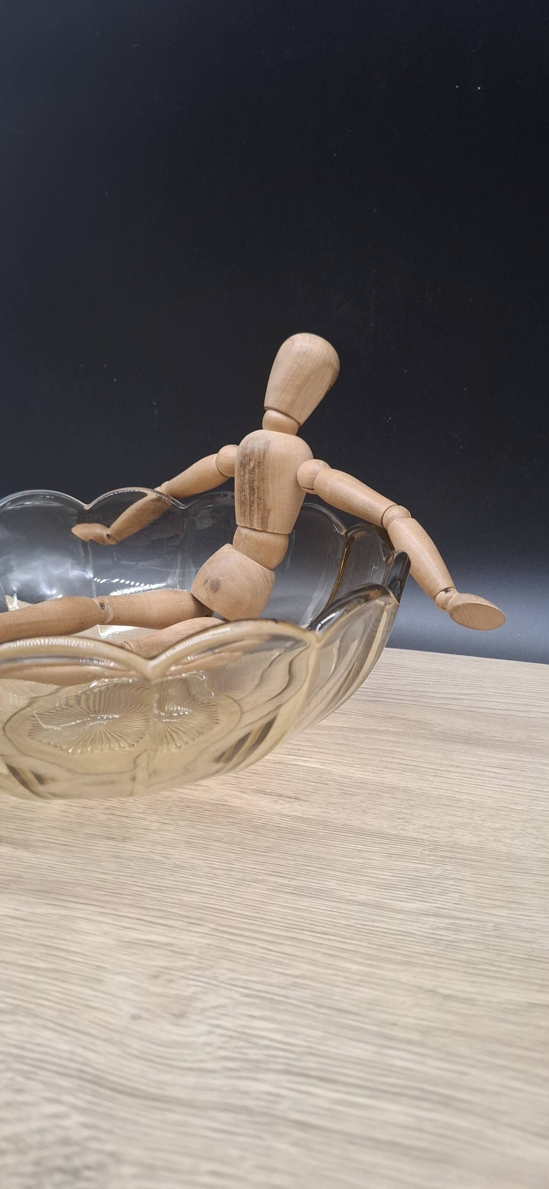 Amber salad bowl, Manage glass