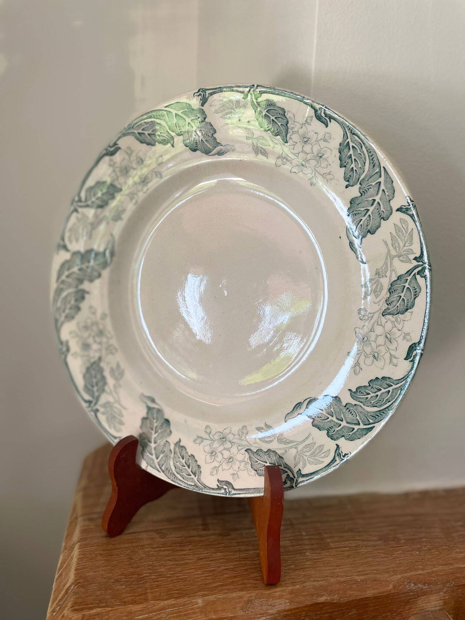 Old presentation dish, Saint Amand