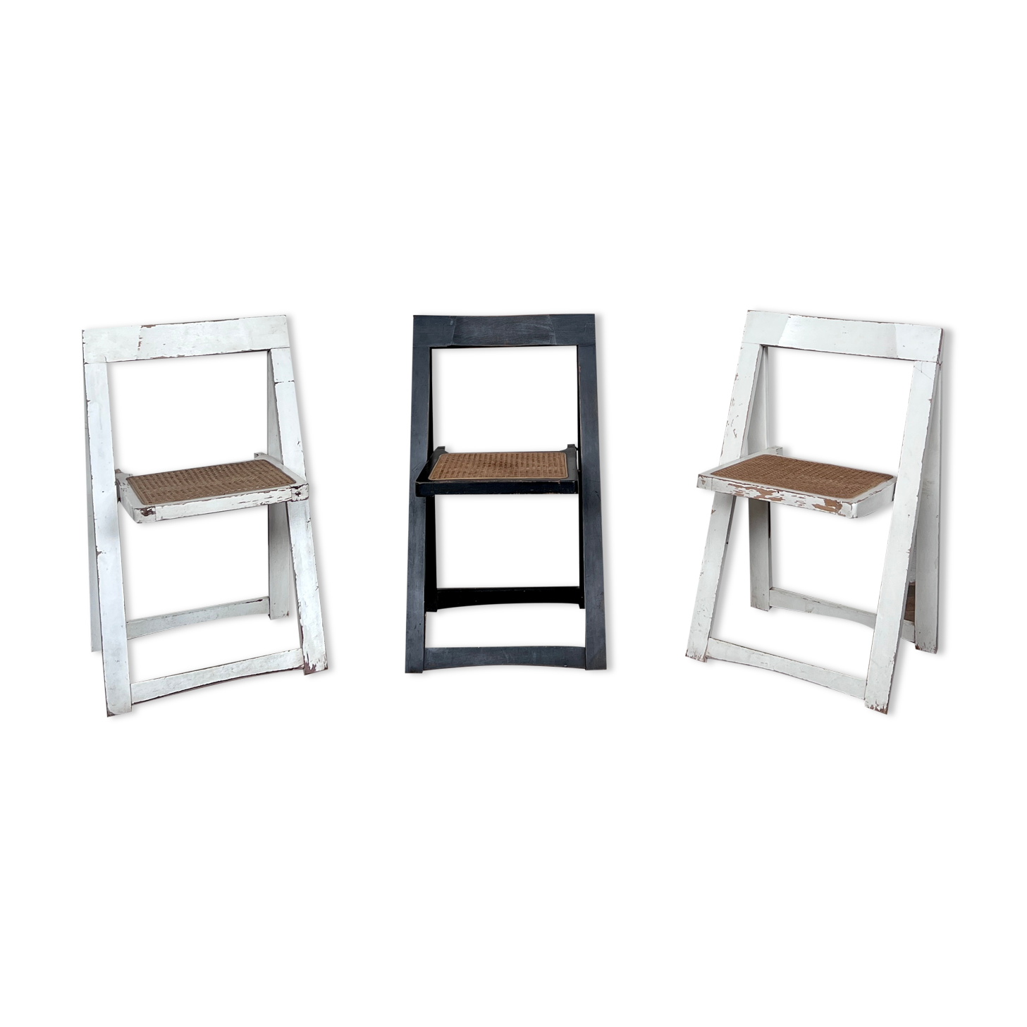 Series of 3 chairs
