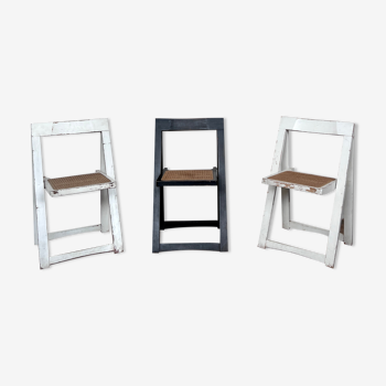 Series of 3 chairs