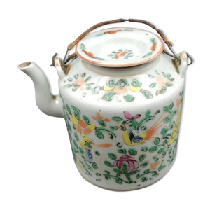 Théière en porcelaine