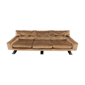 Three-seater vintage velvet sofa in brown designed by Franz Sartori 1965.