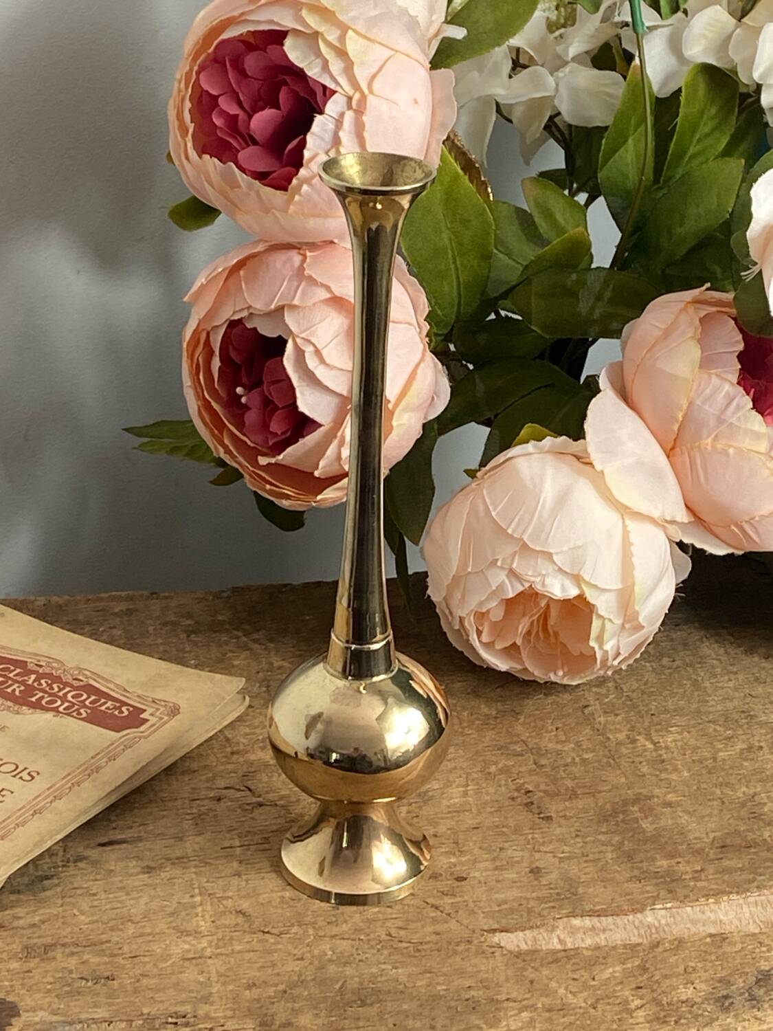 Soliflore, brass vase