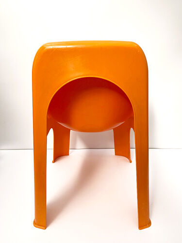 Chaise enfant en plastique orange