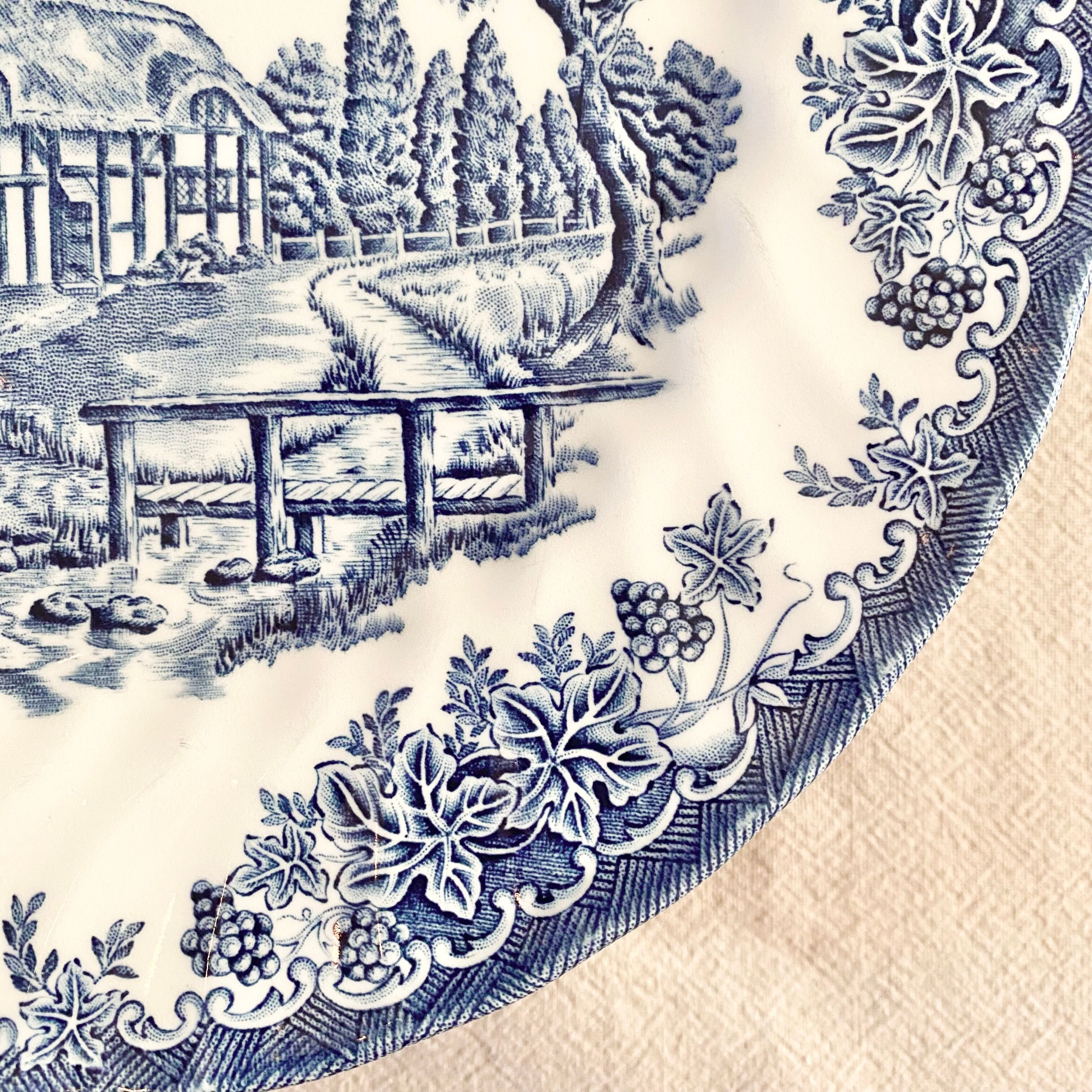Blue English flat plates cottage