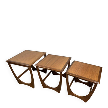 Ensemble de tables gigognes en teck rétro vintage des années 60 par G Plan, design danois.