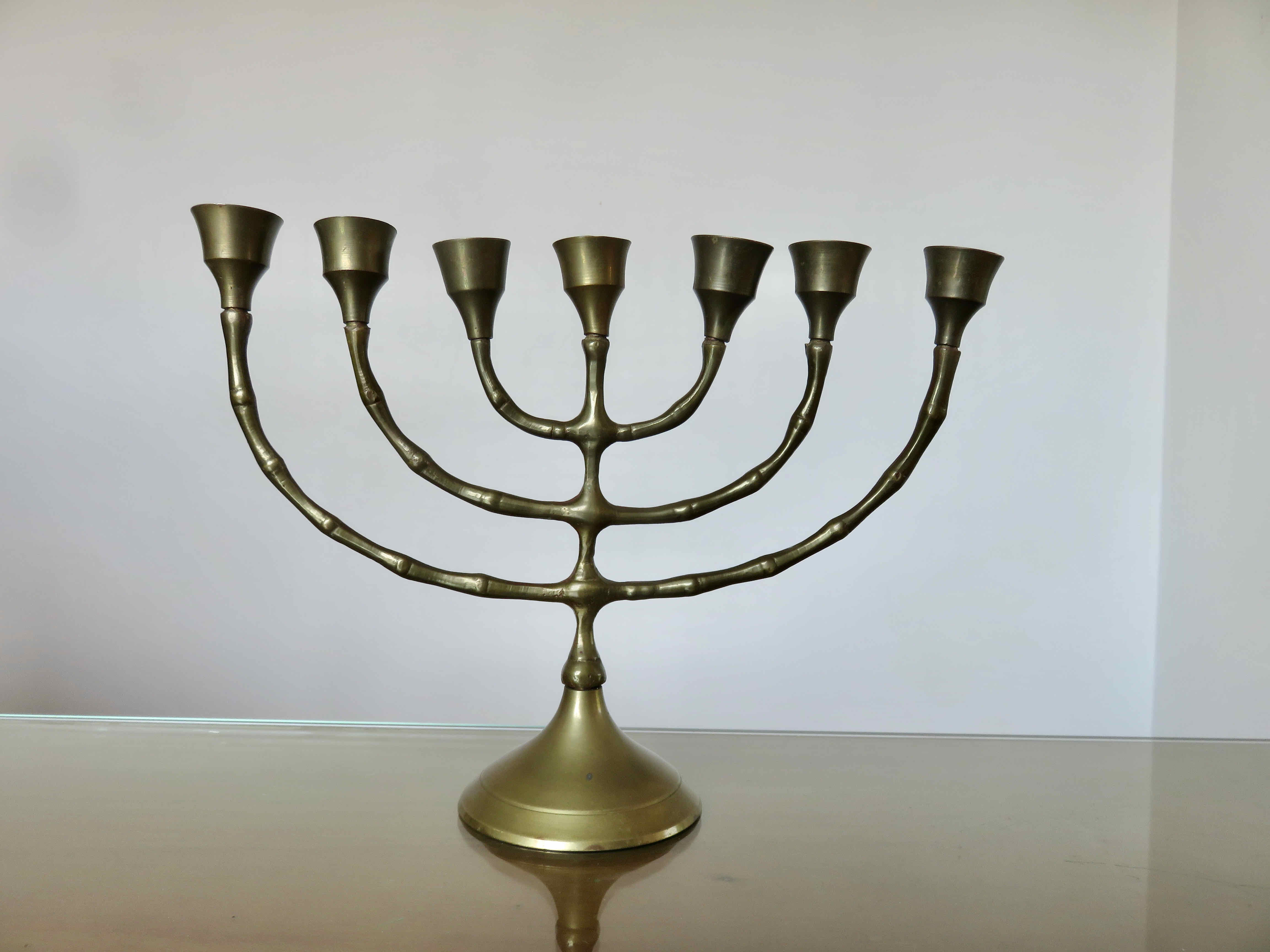 Menorah hanukkah candle holder in brass 7 candles