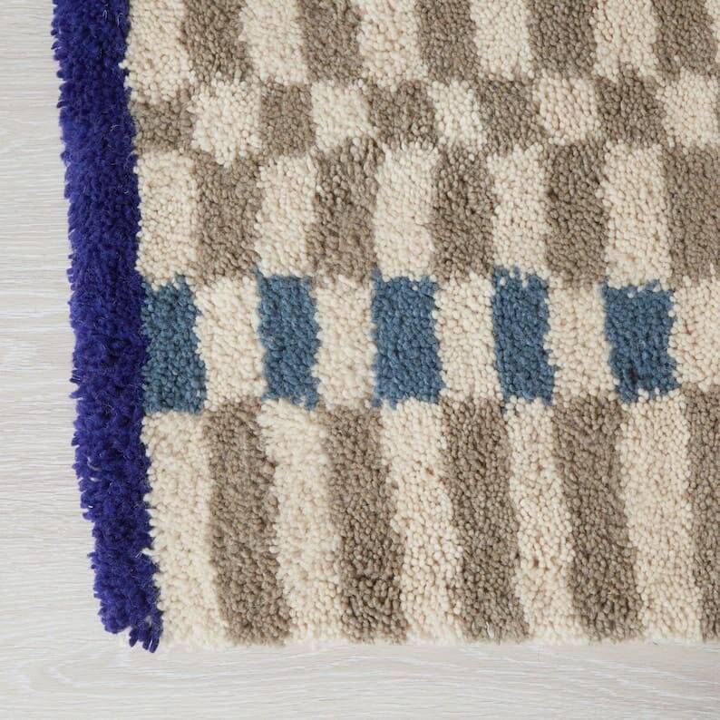 Handmade pure wool rug, size 200 x 300 cm.
